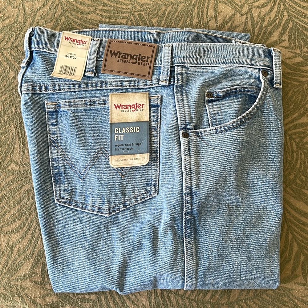 Wrangler Classic Fit Jeans 34x32 new with tags.